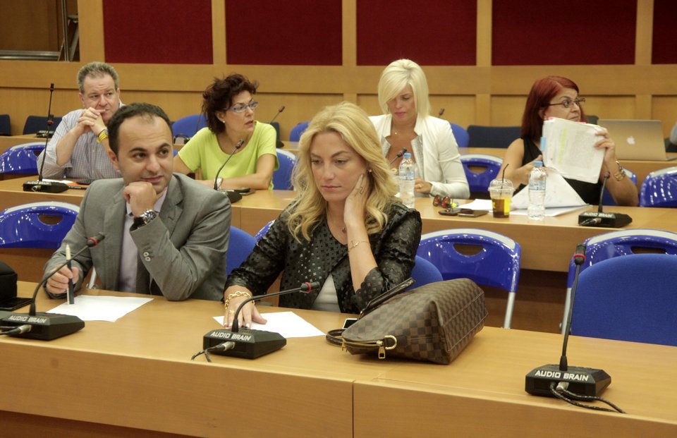 Τι συμβαίνει μέσα στη δοκιμή για τις τηλεοπτικές άδειες -Δείτε εικόνες | iefimerida.gr 7