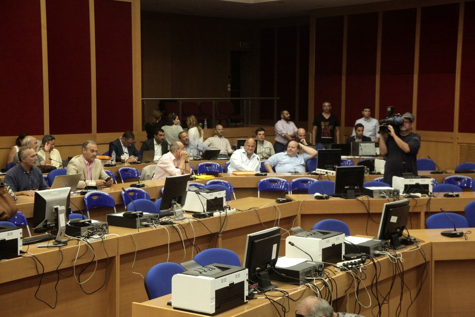 Τι συμβαίνει μέσα στη δοκιμή για τις τηλεοπτικές άδειες -Δείτε εικόνες | iefimerida.gr 2