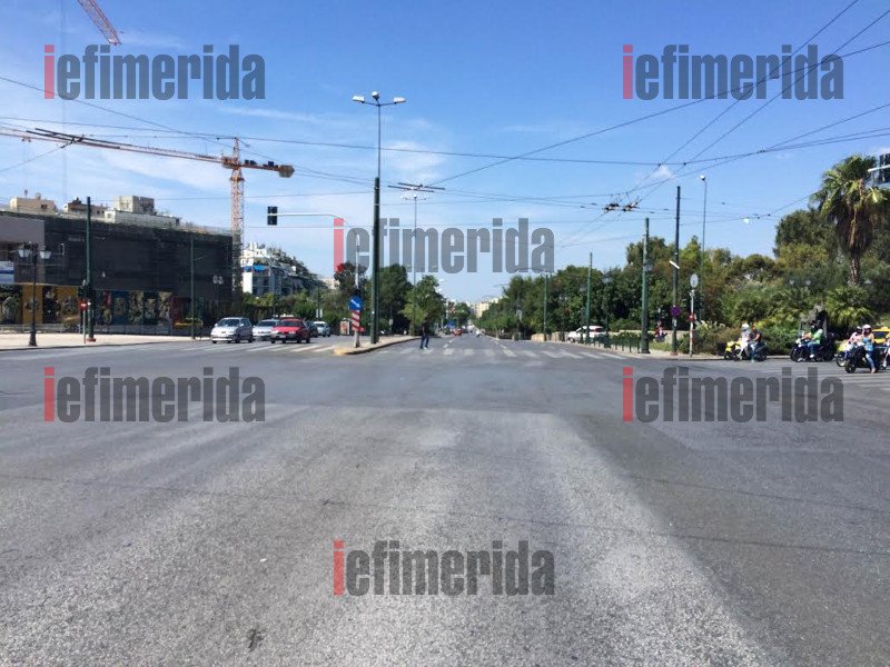 Χάος σε ΑΤΜ και σούπερ μάρκετ -Αδειοι οι δρόμοι και τα μαγαζιά | iefimerida.gr 5