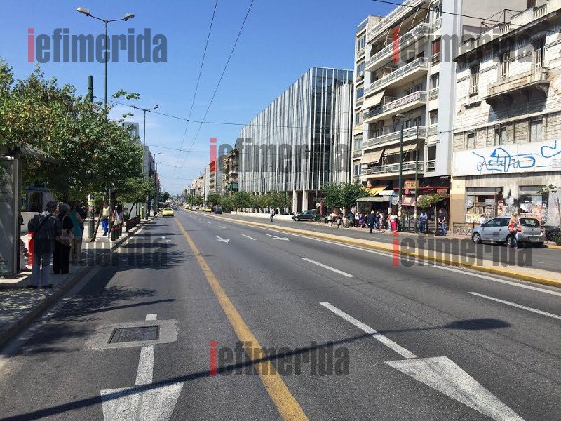 Χάος σε ΑΤΜ και σούπερ μάρκετ -Αδειοι οι δρόμοι και τα μαγαζιά | iefimerida.gr 8