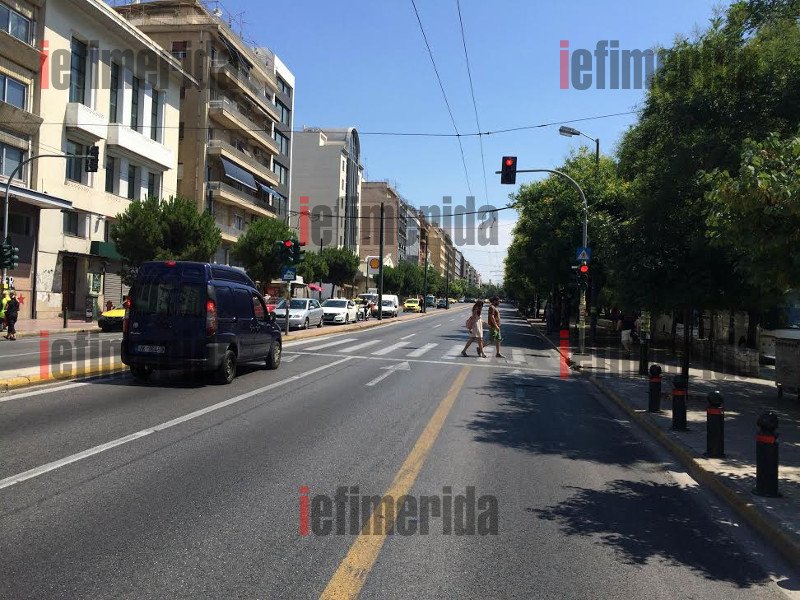 Χάος σε ΑΤΜ και σούπερ μάρκετ -Αδειοι οι δρόμοι και τα μαγαζιά | iefimerida.gr 9