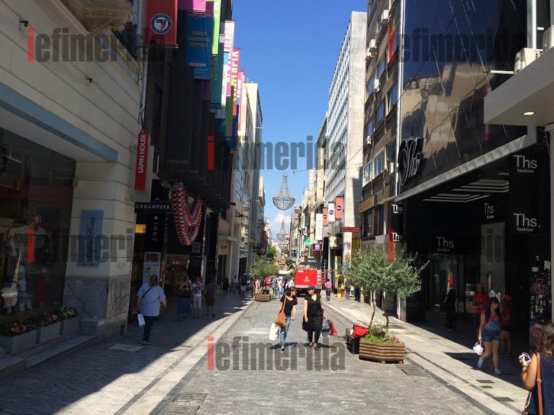 Χάος σε ΑΤΜ και σούπερ μάρκετ -Αδειοι οι δρόμοι και τα μαγαζιά | iefimerida.gr 4