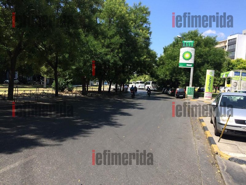 Χάος σε ΑΤΜ και σούπερ μάρκετ -Αδειοι οι δρόμοι και τα μαγαζιά | iefimerida.gr 6