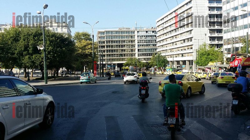 Η εικόνα της Αθήνας στην εποχή των capital controls -Αδειοι δρόμοι, πεσμένη κίνηση [εικόνες] | iefimerida.gr 0