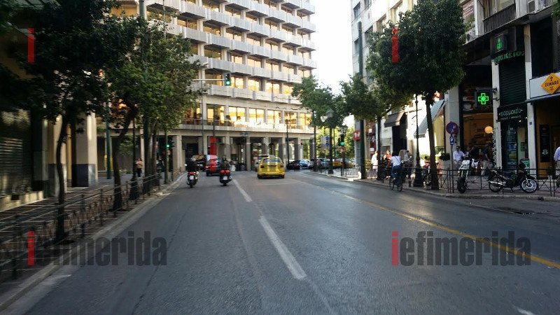 Η εικόνα της Αθήνας στην εποχή των capital controls -Αδειοι δρόμοι, πεσμένη κίνηση [εικόνες] | iefimerida.gr 1