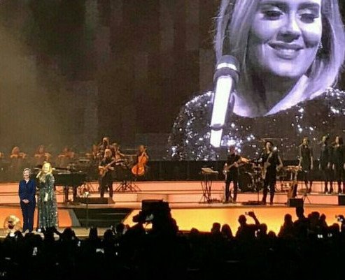 Η Χίλαρι Κλίντον γιόρτασε τα γενέθλιά της στην Αντέλ -Εκλεισε τα 69 [εικόνες & βίντεο] | iefimerida.gr 0