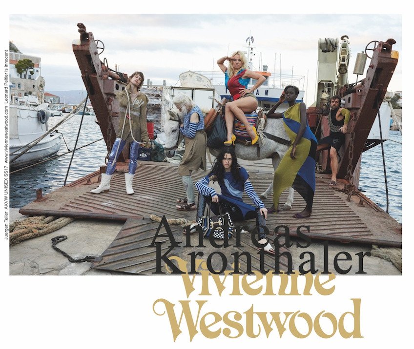 Η εκρηκτική Πάμελα Αντερσον φωτογραφίζεται στην Υδρα για την κολεξιόν της Βίβιαν Γουέστγουντ [εικόνες&βίντεο] | iefimerida.gr 0