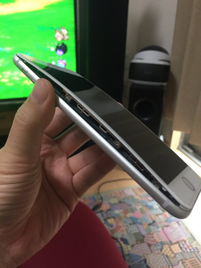 Συναγερμός για το iPhone 8 Plus: Πρήζεται η μπαταρία και το κινητό ανοίγει στα δύο -Περιστατικό και στην Ελλάδα | iefimerida.gr 4