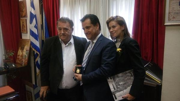 Παντού με την Ευγενία ο Αδωνις [εικόνες] | iefimerida.gr 0