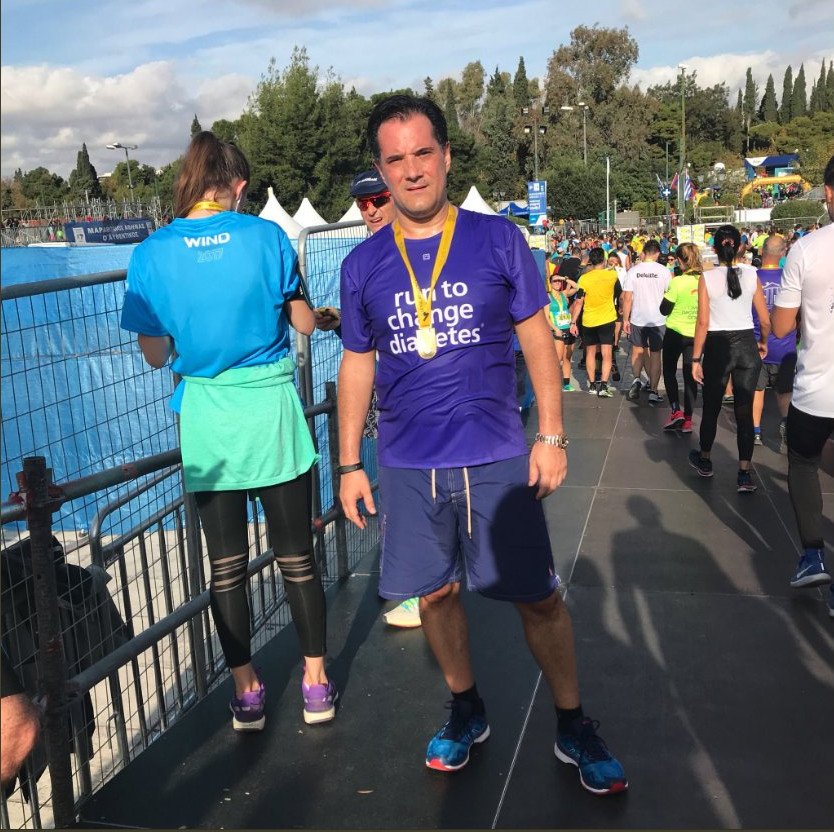 Ο Αδωνις πανηγυρίζει -«Εσπασε» το ρεκόρ του στα 10 χλμ. [εικόνες]  | iefimerida.gr 0