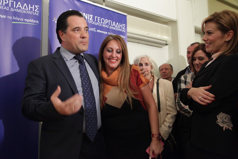 Το τρυφερό χάδι της Ευγενίας στον Αδωνι [εικόνες] | iefimerida.gr 3