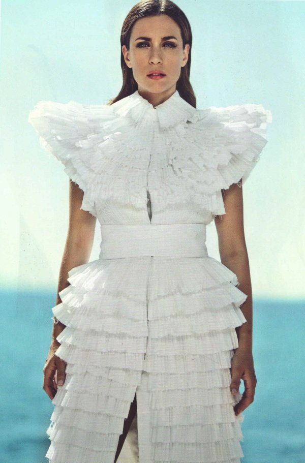 Η παρουσιάστρια του Σκάι Εύα Αντωνοπούλου ποζάρει με το μονόπετρο και δηλώνει: Είναι αλήθεια παντρεύομαι! [εικόνες] | iefimerida.gr 1