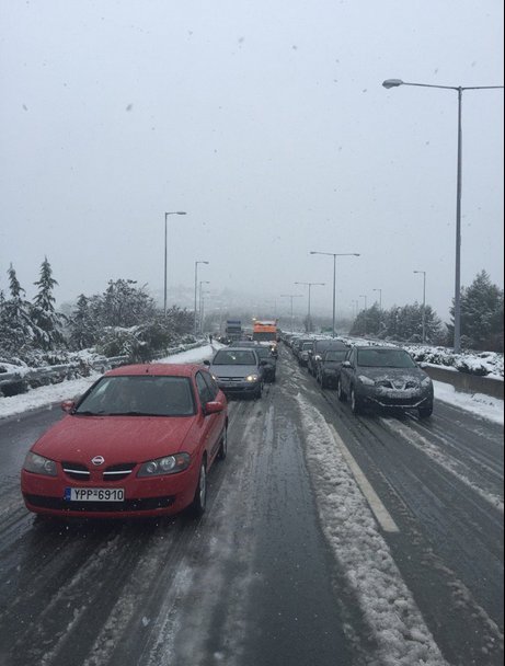 Ο Αδωνις με την Ευγενία εγκλωβίστηκαν λόγω χιονιά στην Εθνική -H selfie της  Μανωλίδου μέσα από το αυτοκίνητο [εικόνες] | iefimerida.gr 1