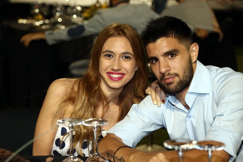 Η ΑΕΚ επέστρεψε και οι παίκτες της ευχαρίστησαν τον κόσμο - Κέφι και χαμόγελα στα Σπάτα [εικόνες] | iefimerida.gr 14