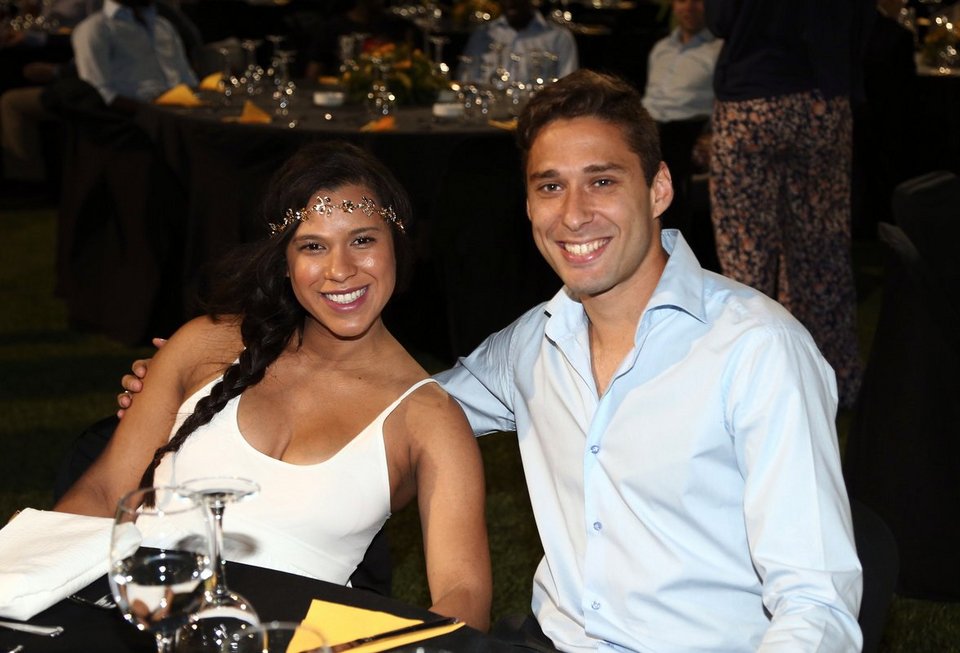 Η ΑΕΚ επέστρεψε και οι παίκτες της ευχαρίστησαν τον κόσμο - Κέφι και χαμόγελα στα Σπάτα [εικόνες] | iefimerida.gr 1