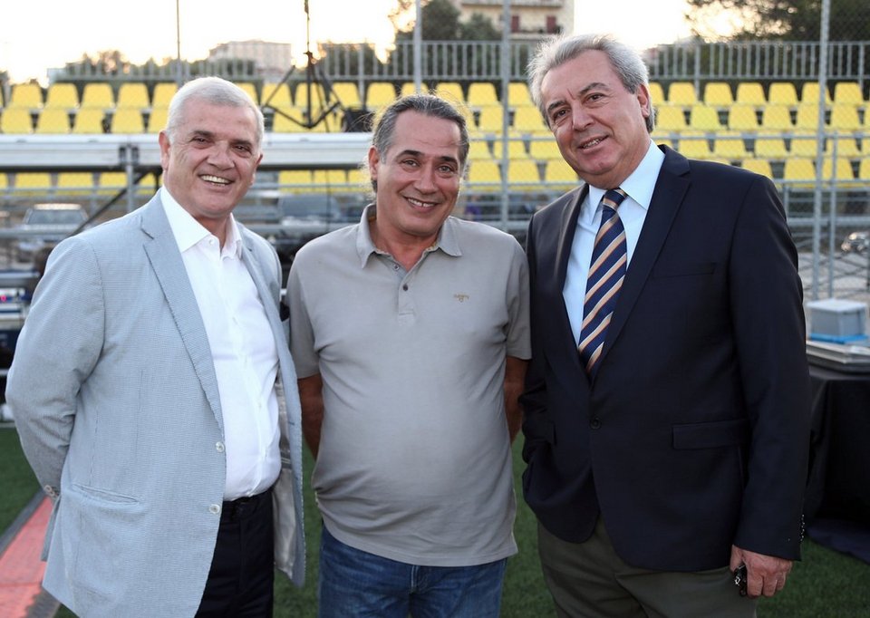 Η ΑΕΚ επέστρεψε και οι παίκτες της ευχαρίστησαν τον κόσμο - Κέφι και χαμόγελα στα Σπάτα [εικόνες] | iefimerida.gr 5