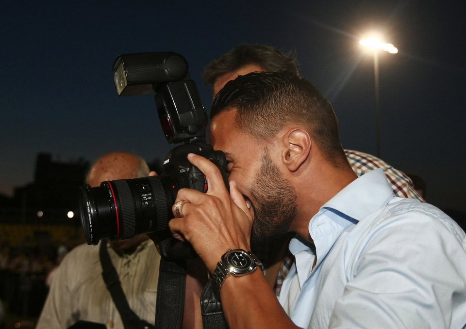 Η ΑΕΚ επέστρεψε και οι παίκτες της ευχαρίστησαν τον κόσμο - Κέφι και χαμόγελα στα Σπάτα [εικόνες] | iefimerida.gr 0