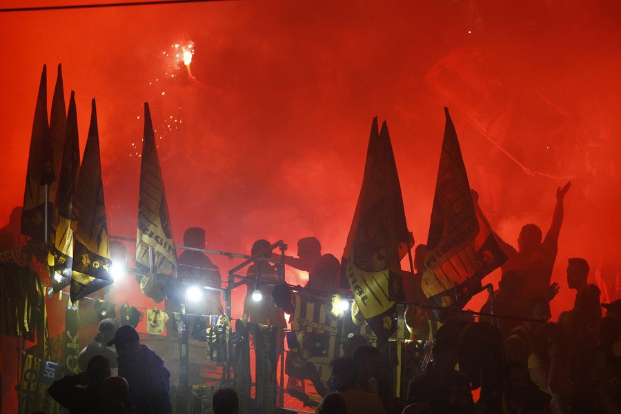 «Κάηκε» η Νέα Φιλαδέλφεια -Ντελίριο μέσα στη βροχή για την πρωταθλήτρια ΑΕΚ [εικόνες] | iefimerida.gr 0