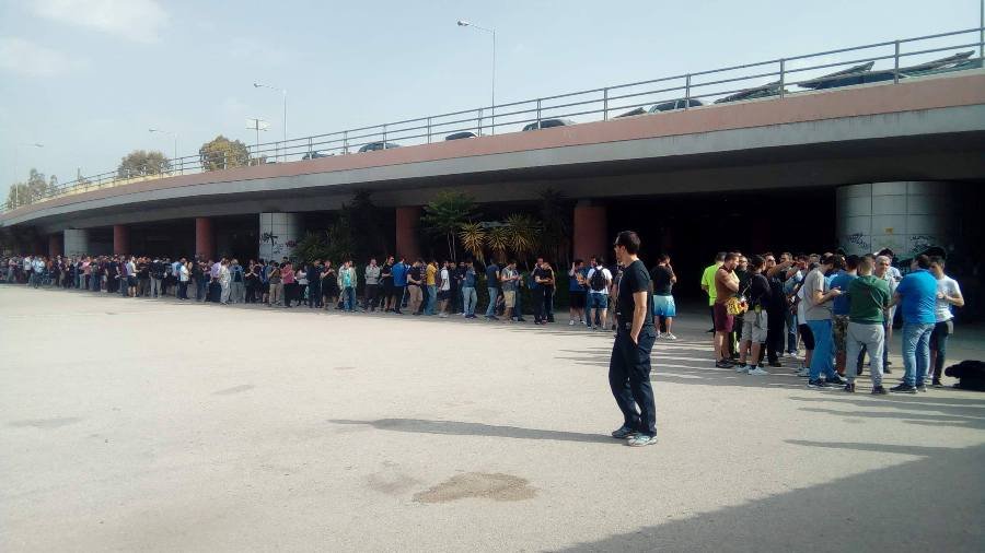 Τρέλα για Ριζούπολη -Από τις 6 το πρωί στην ουρά οι οπαδοί της ΑΕΚ για ένα εισιτήριο [εικόνα] | iefimerida.gr 0