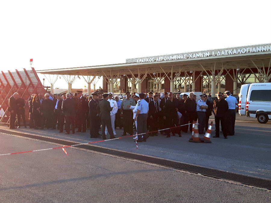 Απρόοπτο με το C-130 που μετέφερε τη σορό του Μητσοτάκη- Διαψεύδει το ΓΕΣ [εικόνες] | iefimerida.gr 0