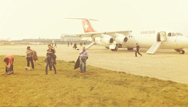 Συναγερμός σε αεροδρόμιο του Λονδίνου: Εκκενώθηκε αεροσκάφος μετά από βλάβη -Τέσσερις τραυματίες [εικόνα] | iefimerida.gr 0