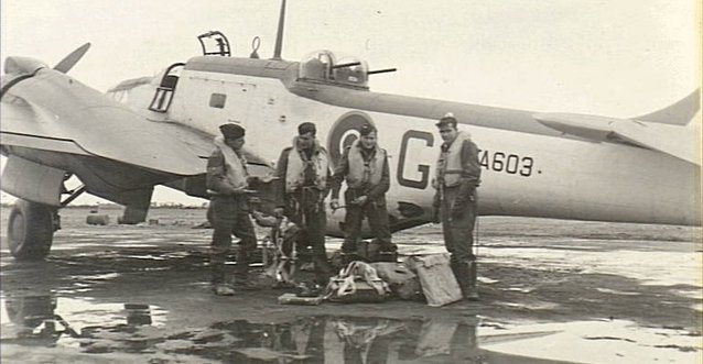 Αθικτο στον βυθό της Ικαρίας: Βρήκαν βομβαρδιστικό που έπεσε το 1945 [εικόνες] | iefimerida.gr 1