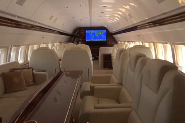 Μέσα στο ιδιωτικό τζετ του Τραμπ -Χρυσό και στα πόμολα [εικόνες] | iefimerida.gr 4