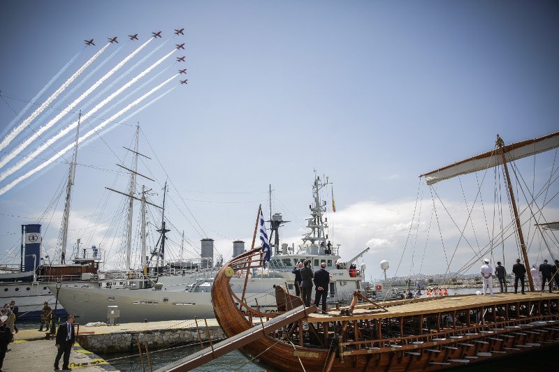  Στο θωρηκτό «Αβέρωφ» ο Κάρολος -Επισκέφθηκε και την τριήρη «Ολυμπιάς» [εικόνες] | iefimerida.gr 9