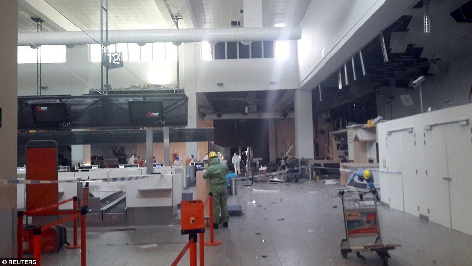 Εικόνες απόλυτης καταστροφής στο αεροδρόμιο των Βρυξελλών -Οι βόμβες το ισοπέδωσαν [εικόνες] | iefimerida.gr 4