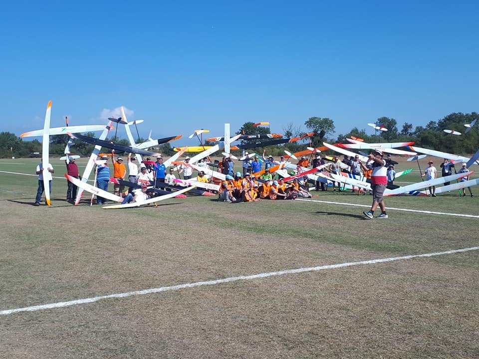 Γέμισε ανεμόπτερα ο ουρανός της Λάρισας -Στην παγκόσμια συνάντηση αεραθλητικού τουρισμού [εικόνες] | iefimerida.gr 1