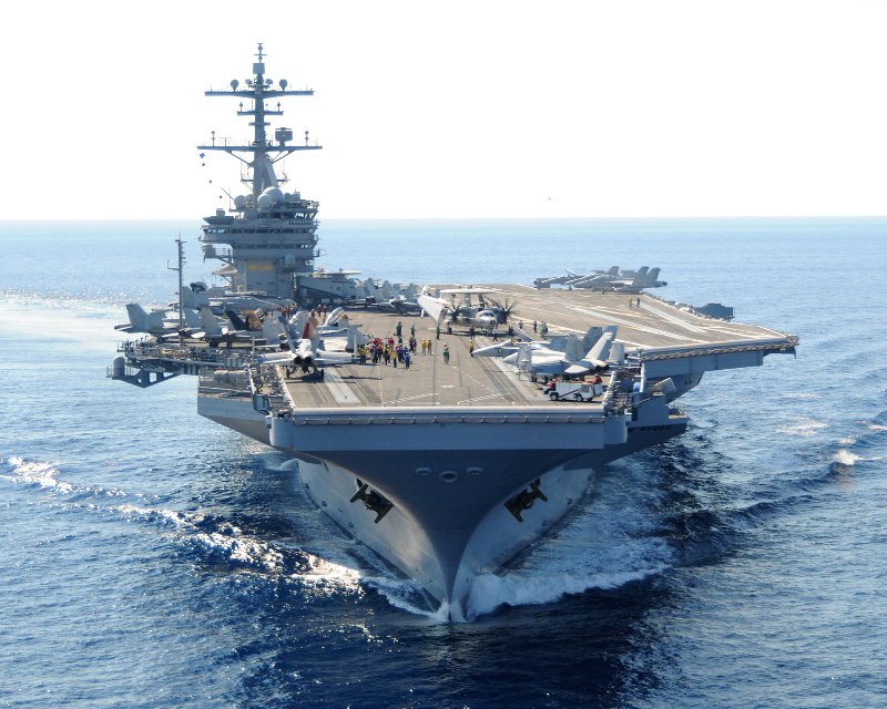 Το αεροπλανοφόρο USS George H.W. Bush στην Κρήτη -Ο  «Εκδικητής» στο Μαράθι [εικόνες & βίντεο] | iefimerida.gr 1