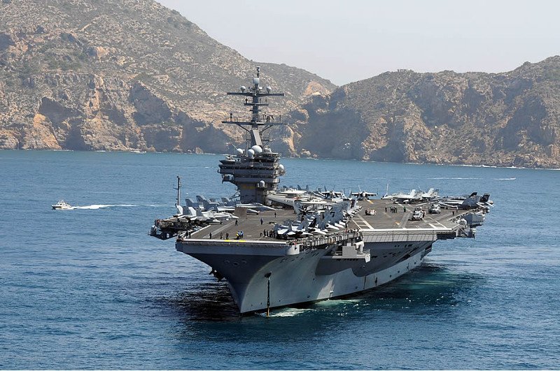 Το αεροπλανοφόρο USS George H.W. Bush στην Κρήτη -Ο  «Εκδικητής» στο Μαράθι [εικόνες & βίντεο] | iefimerida.gr 0