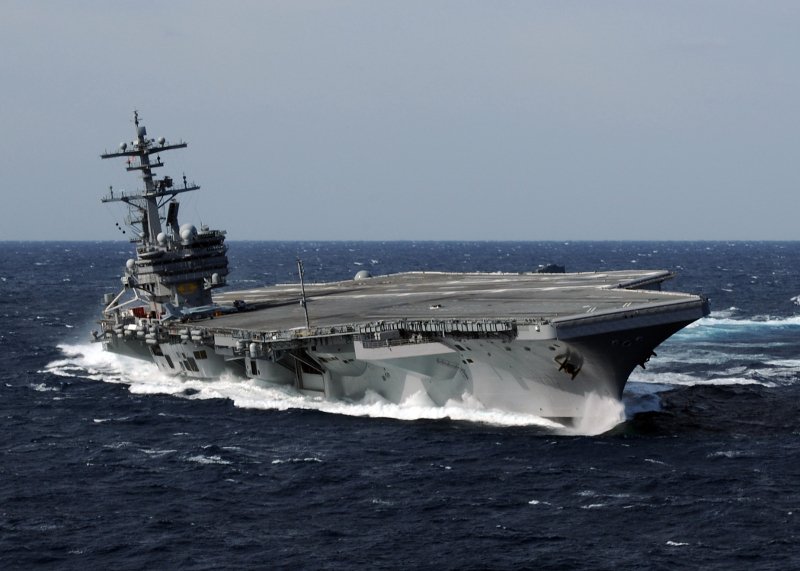 Το αεροπλανοφόρο USS George H.W. Bush στην Κρήτη -Ο  «Εκδικητής» στο Μαράθι [εικόνες & βίντεο] | iefimerida.gr 2
