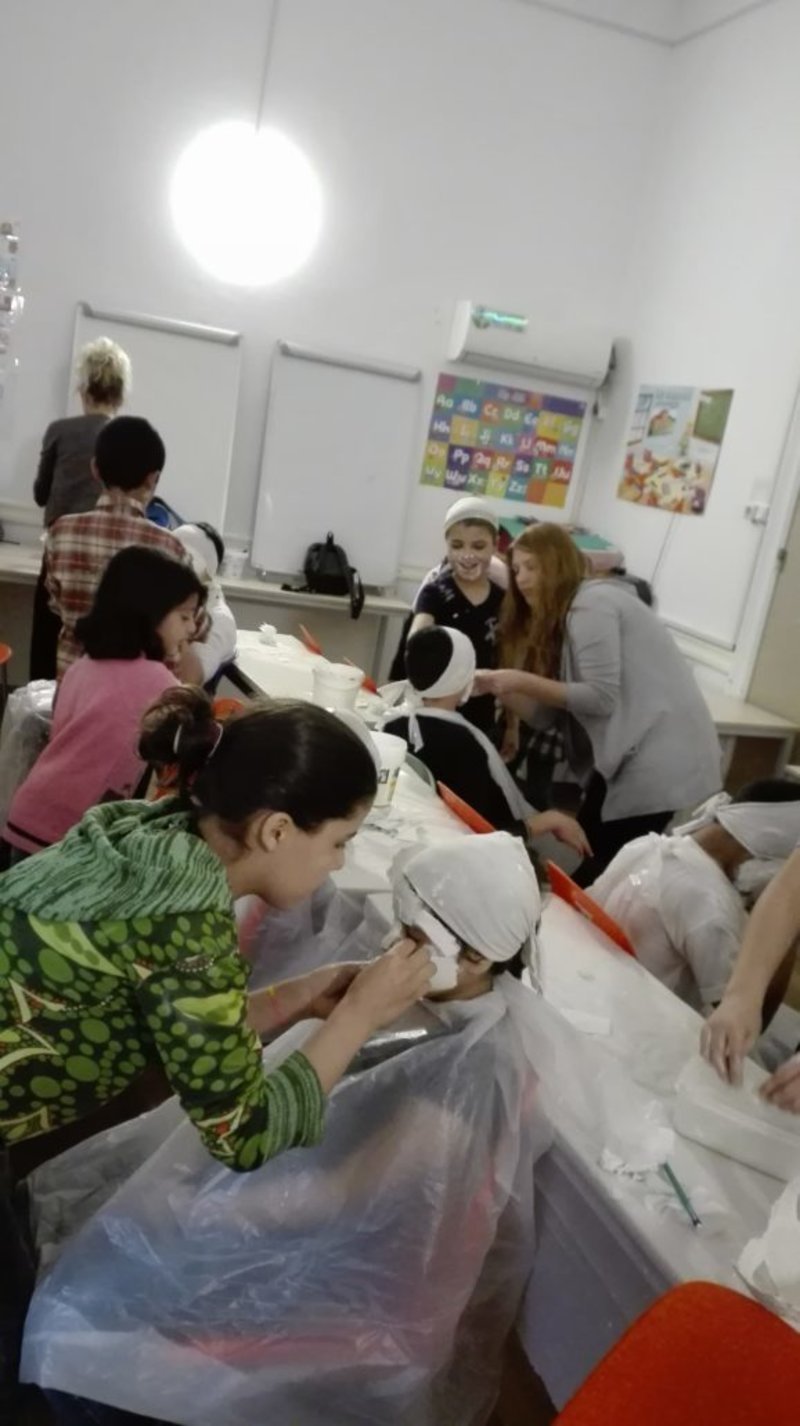 «Αποστολή»: Παιδιά-πρόσφυγες ανεβαίνουν στο «Αερόπλοιο» για ένα διαφορετικό ταξίδι [εικόνες] | iefimerida.gr 1