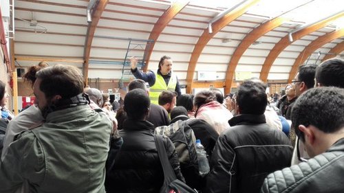 Βρυξέλλες: Ανθρωποι κατεβαίνουν στο δρόμο και γράφουν με κιμωλία -«Μαζί ενάντια στο μίσος» [εικόνες] | iefimerida.gr 6