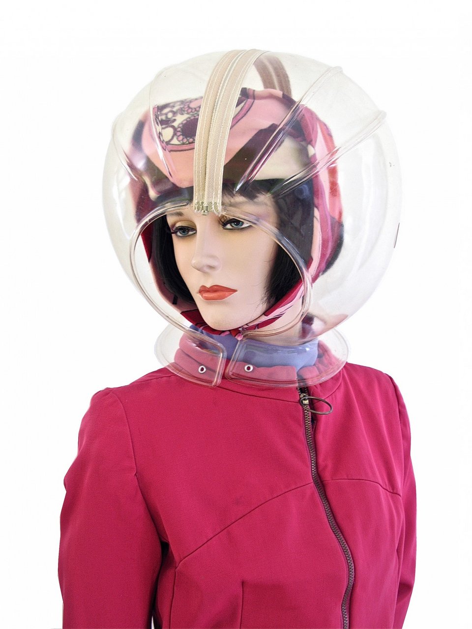 Οι πιο τρελές στολές αεροσυνοδών -Περίεργα σχέδια, απίθανα καπέλα και «έκρηξη» χρωμάτων [εικόνες] | iefimerida.gr 0