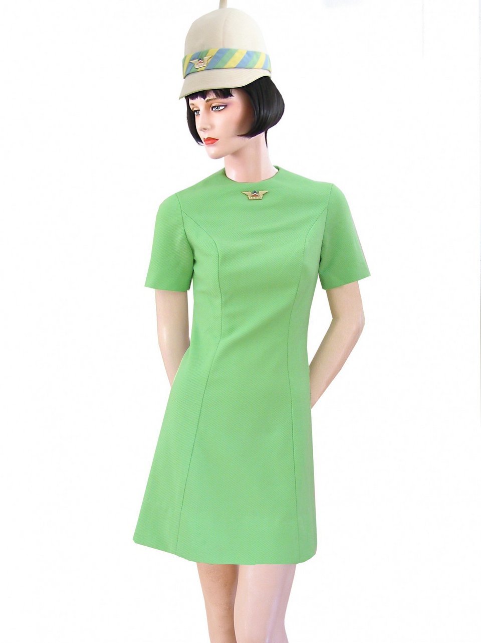 Οι πιο τρελές στολές αεροσυνοδών -Περίεργα σχέδια, απίθανα καπέλα και «έκρηξη» χρωμάτων [εικόνες] | iefimerida.gr 9