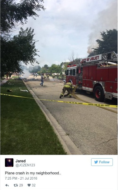 ΗΠΑ: Συνετρίβη μικρό αεροσκάφος σε κατοικία στο Ιλινόις [εικόνες]  | iefimerida.gr 1