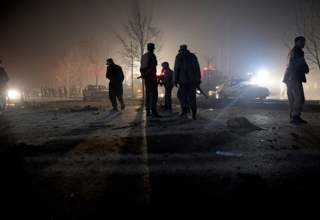 Επίθεση καμικάζι σε λεωφορείο με δημοσιογράφους -7 νεκροί, 20 τραυματίες [εικόνες]  | iefimerida.gr 0