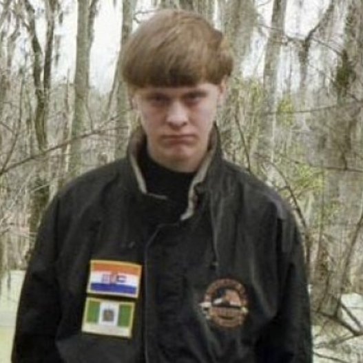 Συνελήφθη ο 21χρονος που φέρεται να σκότωσε 9 ανθρώπους στην εκκλησία Αφροαμερικανών [εικόνες]  | iefimerida.gr 2