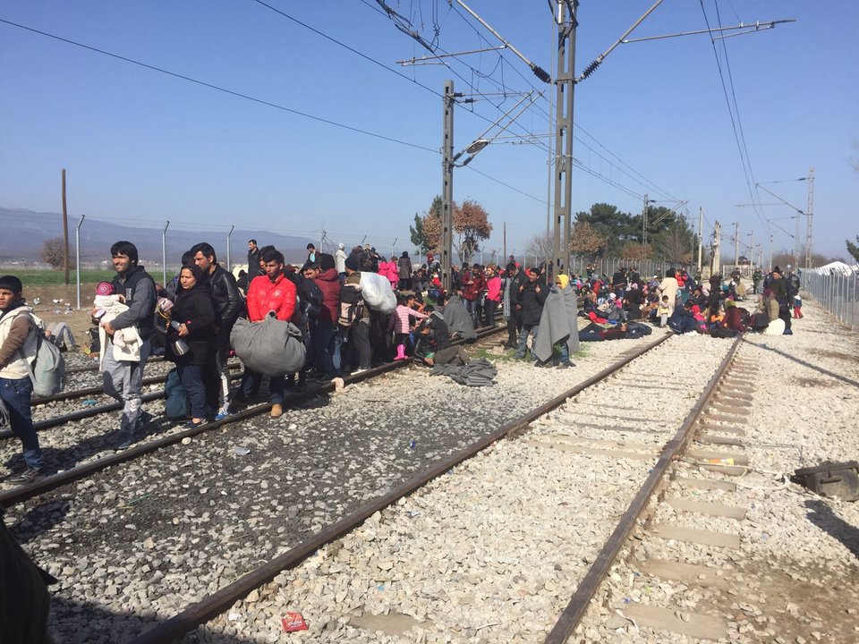 Σχιστό: Φεύγουν άρον άρον για την Ειδομένη οι πρόσφυγες -Διώχνουν τους Αφγανούς [αποκλειστικές εικόνες] | iefimerida.gr 0