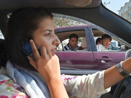 Τα κορίτσια στο Αφγανιστάν ονειρεύονται να οδηγήσουν -Οι περιπέτειες μιας τολμηρής [εικόνες] | iefimerida.gr 2