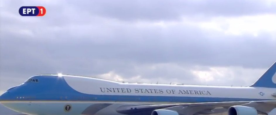 Καρέ καρέ η άφιξη του Μπαράκ Ομπάμα στην Αθήνα: Το Air Force One, το «Κτήνος», η αυτοκινητοπομπή με τα 30 αμάξια! [εικόνες] | iefimerida.gr 4