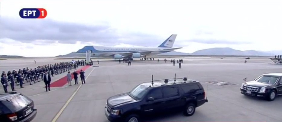 Καρέ καρέ η άφιξη του Μπαράκ Ομπάμα στην Αθήνα: Το Air Force One, το «Κτήνος», η αυτοκινητοπομπή με τα 30 αμάξια! [εικόνες] | iefimerida.gr 23