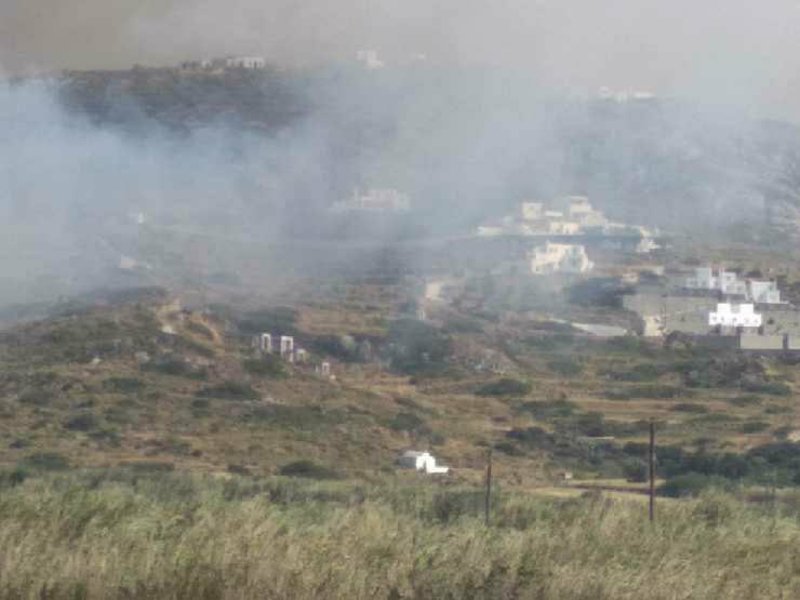 Μεγάλη φωτιά στη Νάξο -Στην περιοχή Πλάκα [εικόνες & βίντεο] | iefimerida.gr 2