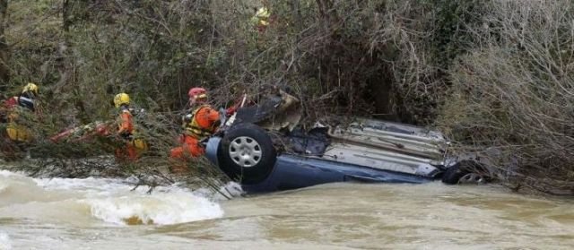 Χάος από την κακοκαιρία σε Ιταλία και Γαλλία: Μητέρα πνίγηκε αγκαλιά με το παιδί της [εικόνες&βίντεο] | iefimerida.gr 0