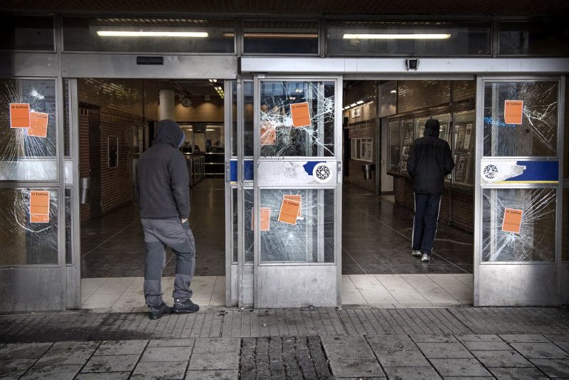 Συγκρούσεις στη Στοκχόλμη δύο μέρες μετά τα σχόλια του Τραμπ για τη Σουηδία [εικόνες & βίντεο] | iefimerida.gr 3