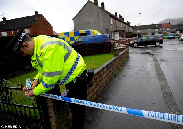 Φρίκη στην Σκωτία-5χρονο αγοράκι μαχαιρώθηκε μέχρι θανάτου στο σπίτι του[εικόνες]  | iefimerida.gr 6