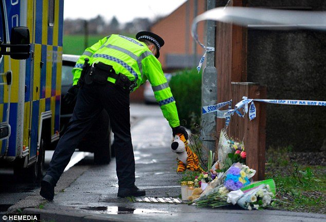 Φρίκη στην Σκωτία-5χρονο αγοράκι μαχαιρώθηκε μέχρι θανάτου στο σπίτι του[εικόνες]  | iefimerida.gr 1