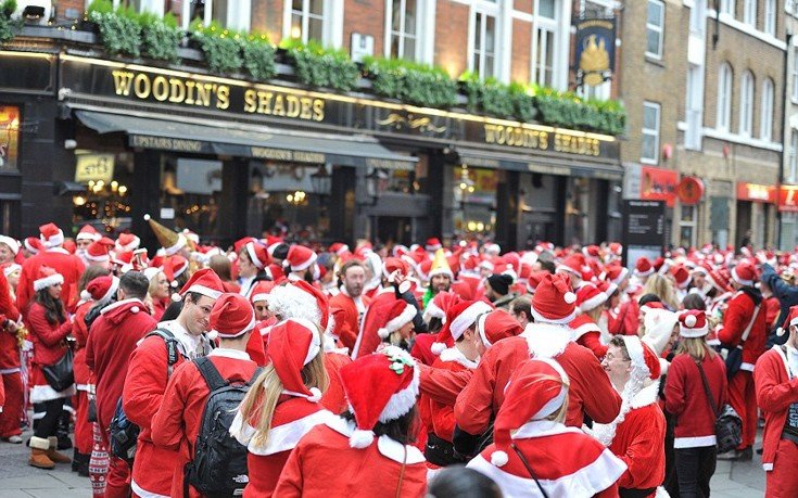 Μόνο στο Λονδίνο: Αγιοι Βασίληδες εκτός ορίων, τύφλα στο μεθύσι [εικόνες] | iefimerida.gr 4